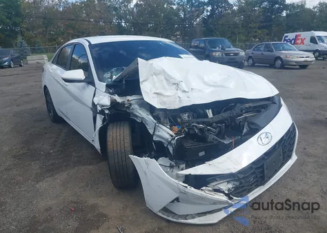 2023 Hyundai Elantra Sel z USA, uszkodzony, nr VIN 5NPLM4AG1PH101663